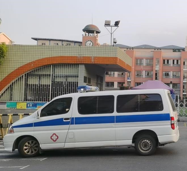 下花园救护车出租护送骨折病人一公里多少钱